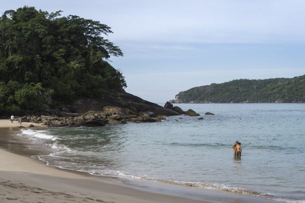 praia-do-meio-trindade-paraty