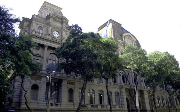 Foto externa do Museu Nacional de Belas Artes no Rio de Janeiro